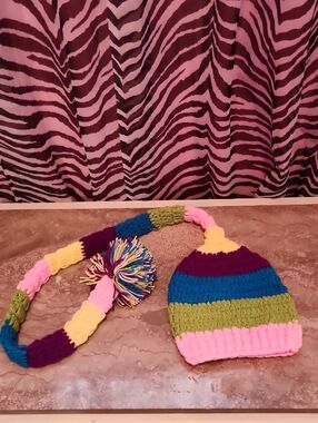 Multicolor Knit Pom-Pom Hat and Scarf Set for Kids